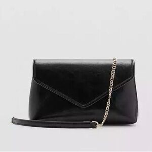 NWT MANGO
Women's Flap Chain Bag